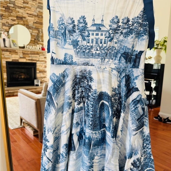 Alice + Olivia Rosalee Bustier Maxi Dress - Picture 4 of 9